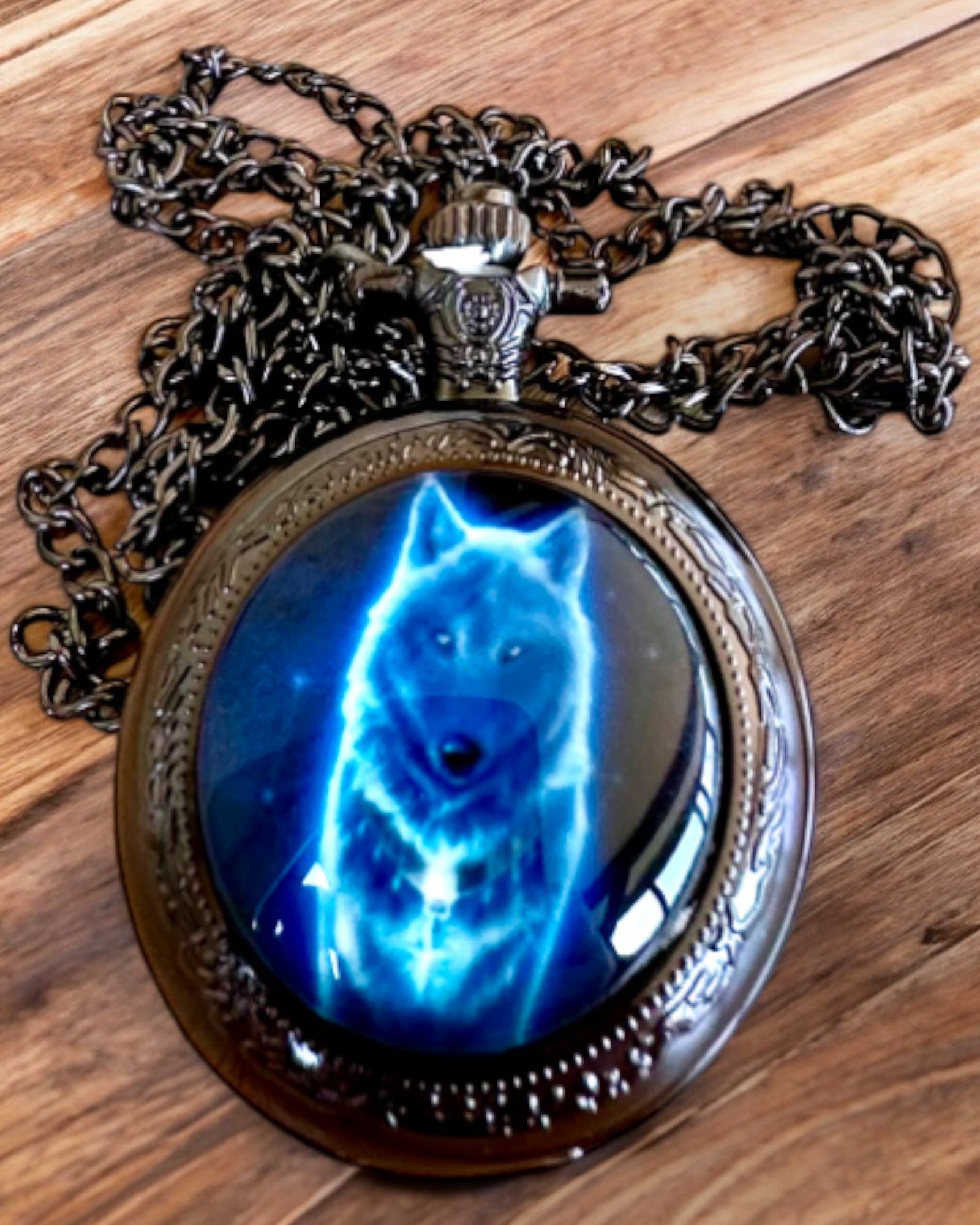 Lunar Wolf Taschenuhr – Uhr des Mondwolfes, Möglichkeit zur Personalisierung mit Gravur als Geschenk