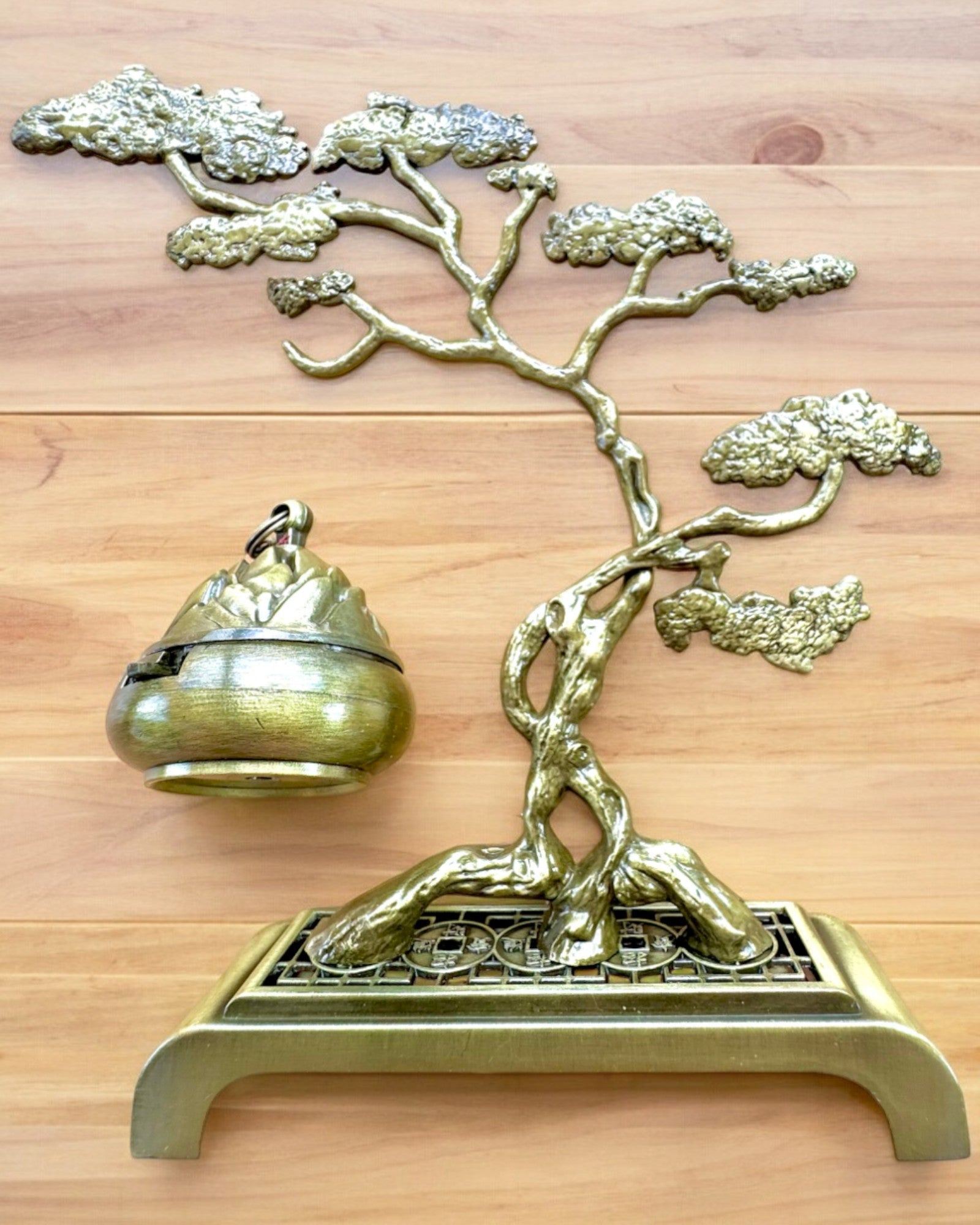 Eleganter Metallhalter für Bonsai-Räucherstäbchen - Möglichkeit zur Personalisierung mit Gravur als Geschenk