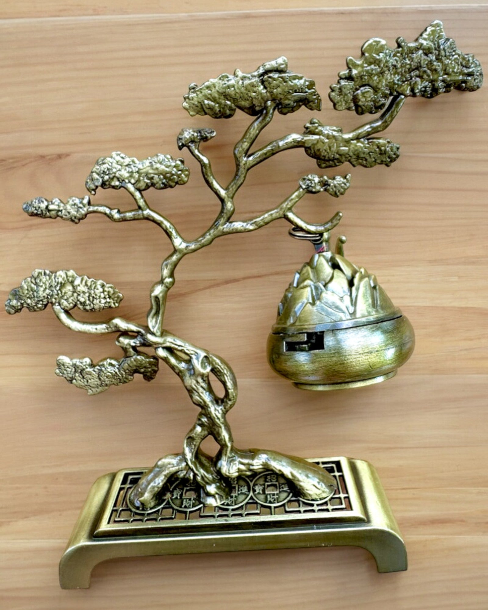 Eleganter Metallhalter für Bonsai-Räucherstäbchen - Möglichkeit zur Personalisierung mit Gravur als Geschenk