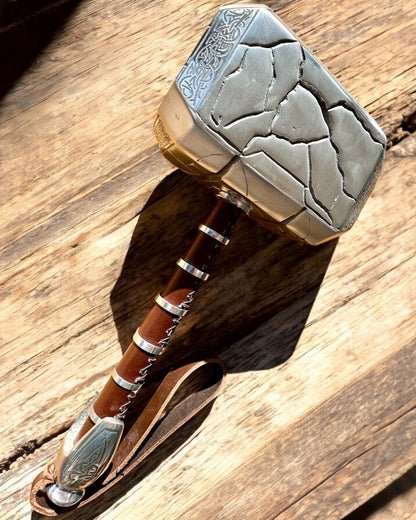 Mjölnir "Chief" - Handgefertigter Schmiedehammer, Personalisierung mit Gravur als Geschenk