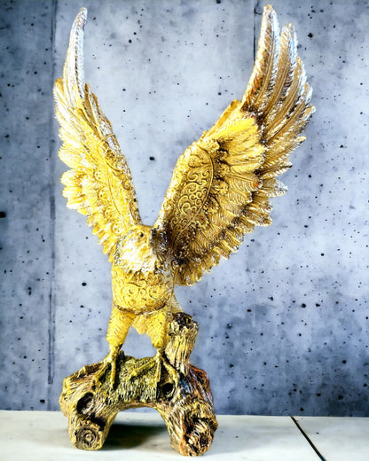 Statue "Goldener Adler" mit Personalisierungsoption - Dekoration aus Harz