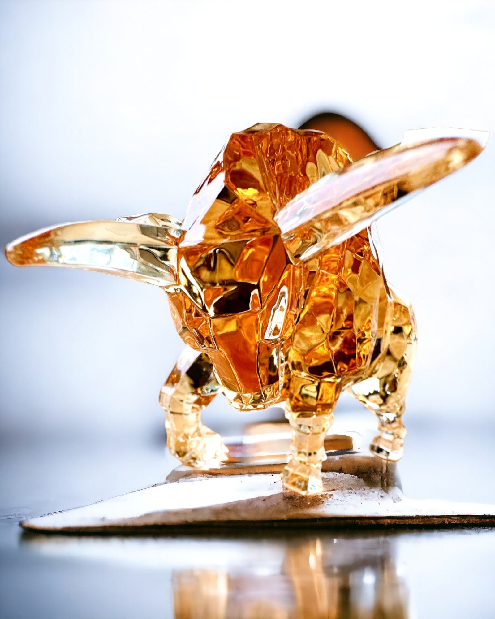 Statue "Goldener Stier" aus Harz, transparenter Design, Möglichkeit zur Personalisierung