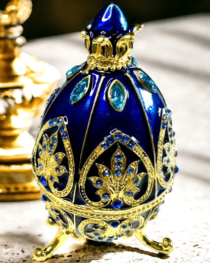 Exklusives Fabergé-Ei - dunkle blaue Farbe – Dekorative Schmuckschatulle aus Emaille