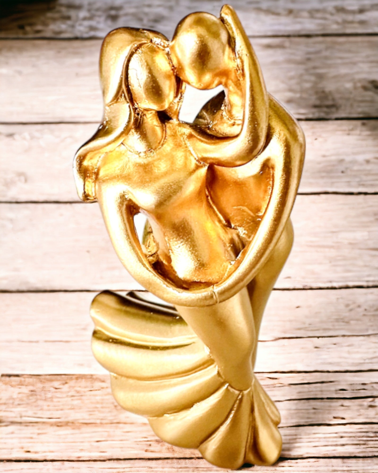 Goldener Tanz der Liebe - Kleine dekorative Figur mit Gravuroption