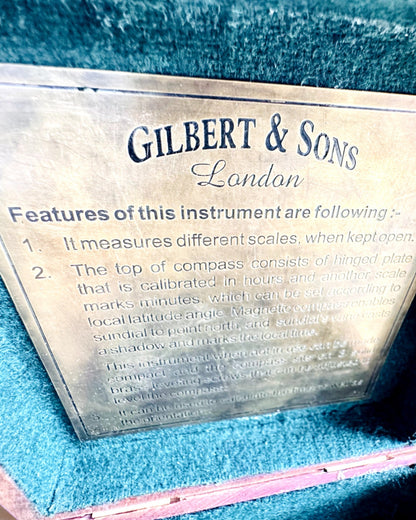 Große Holzbox für den Kompass "Gilbert & Sons" mit Gravurmöglichkeit