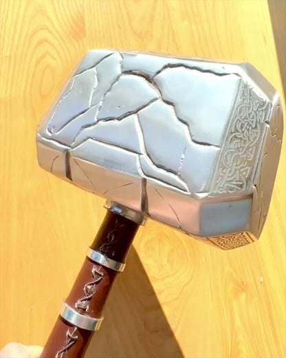 Mjölnir "Chief" - Handgefertigter Schmiedehammer, Personalisierung mit Gravur als Geschenk